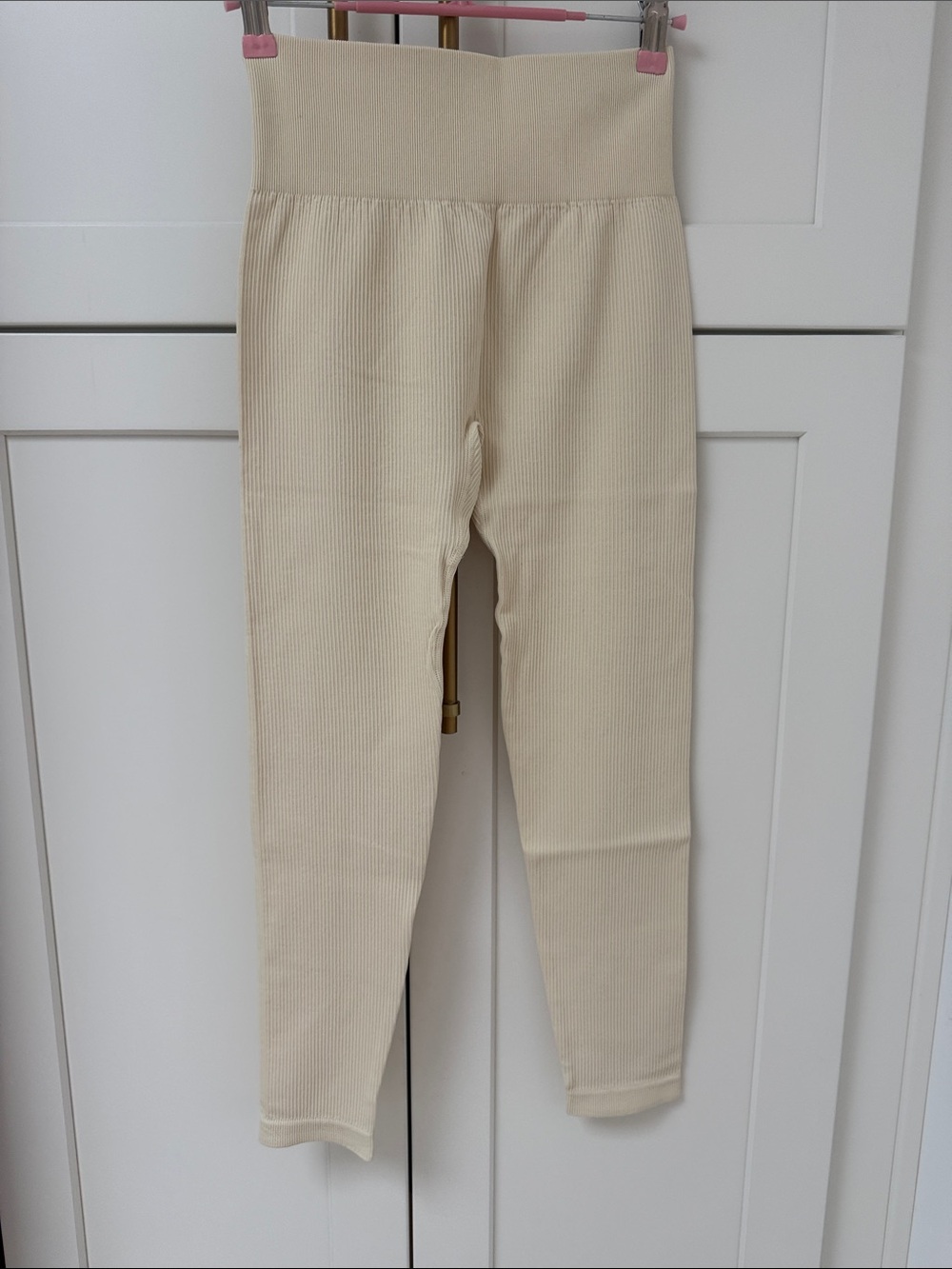 OQQ 2 pair Cream and Black Ribbed High-Waist Leggings
